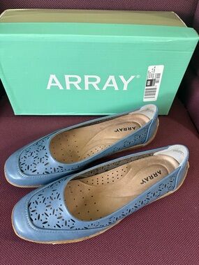 ARRAY Blue Women's Perforated Comfort Flats